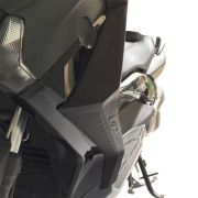 Bočne zaštite maske Yamaha X MAX 250 / 400 (14-17) GP KOMPOZIT