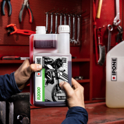 IPONE polusintetičko ulje za mešavinu 2T dozer R2000 1L