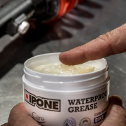 IPONE vodootporna mast za podmazivanje ležajeva WATERPROOF GREASE 200g
