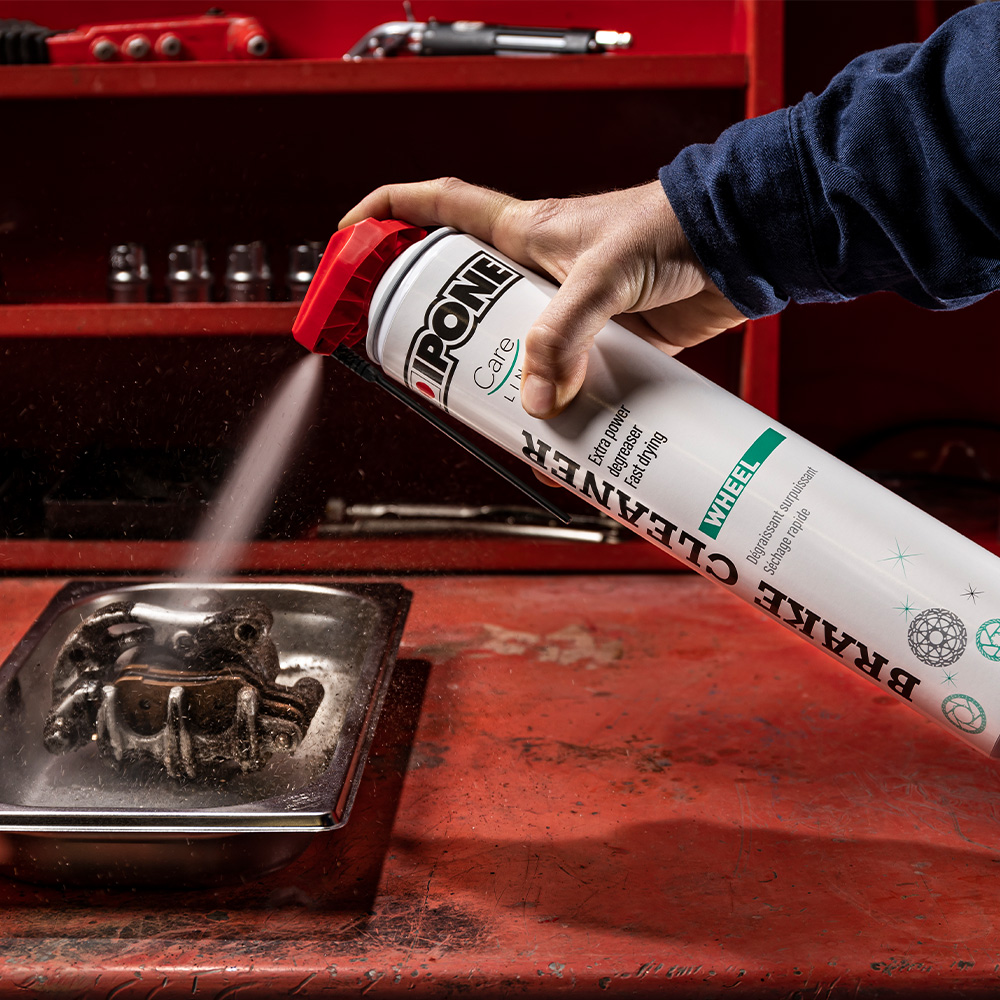 IPONE sprej za čišćenje kočionih pločica Spray BRAKE CLEANER 750ml