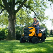 Traktor kosačica Cub Cadet XT1 OR95 - 95cm - 547 cc - Hydrostatic - sa sakupljačem