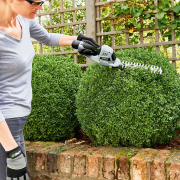 Baterijske makaze za živu ogradu i travu EGO CHT2001E 12V kit