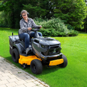 Traktor kosačica Cub Cadet LT2 R92 - 92cm - 547cc - Hydrostatic - sa sakupljačem