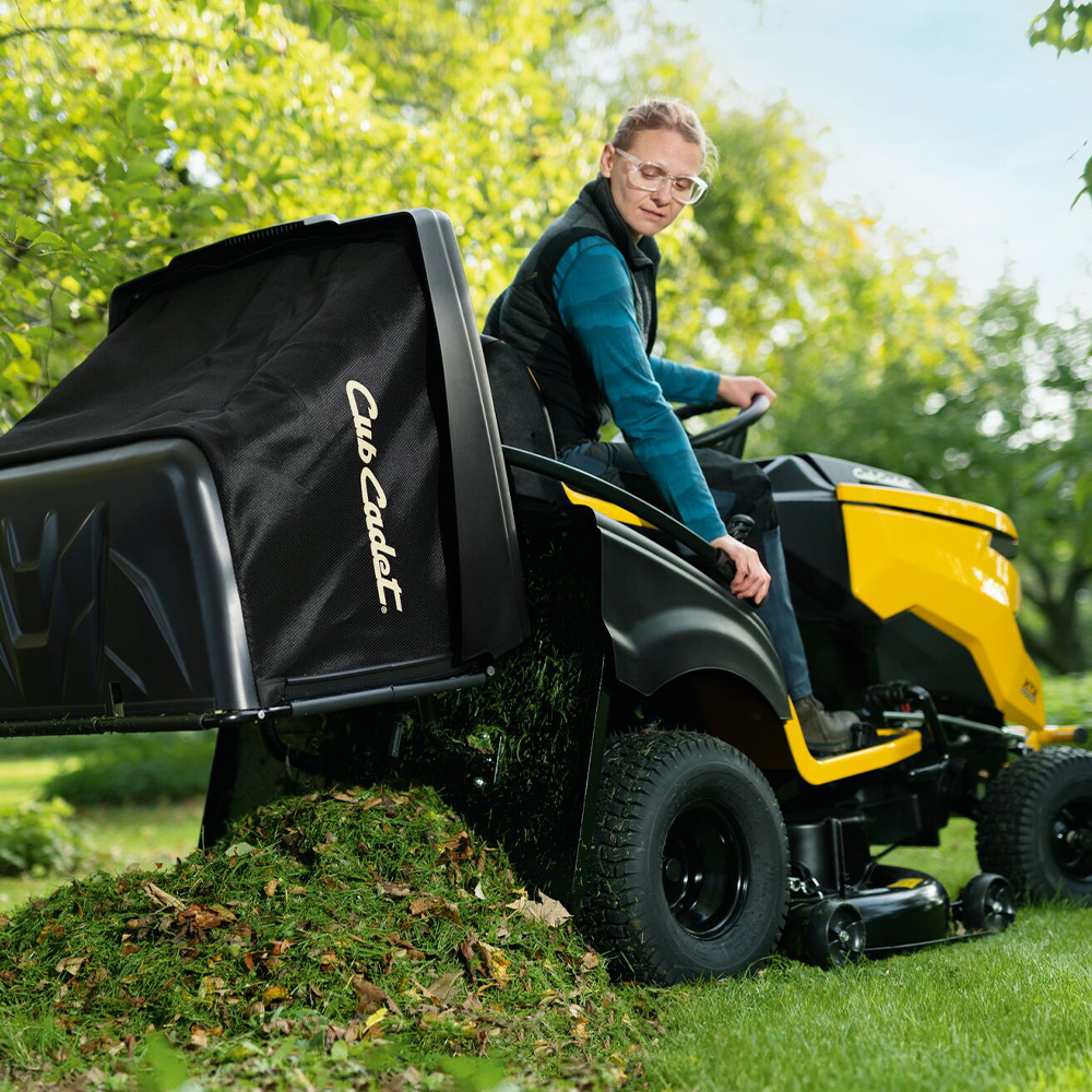 Traktor kosačica Cub Cadet XT2 QR106 - 106cm - 726 cc V-TWIN Kawasaki - Hydrostatic - sa sakupljačem
