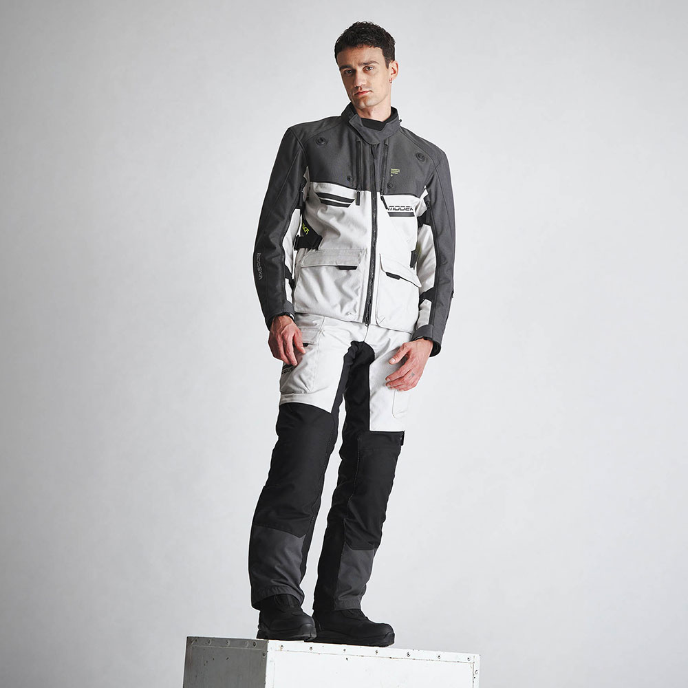 Pantalone ATLAZ svetlo sivo crne MODEKA