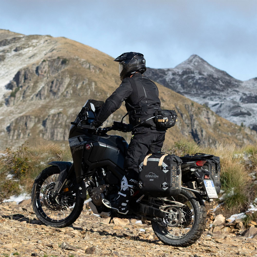 Torbica oko struka GIVI CANYON GRT732 8L